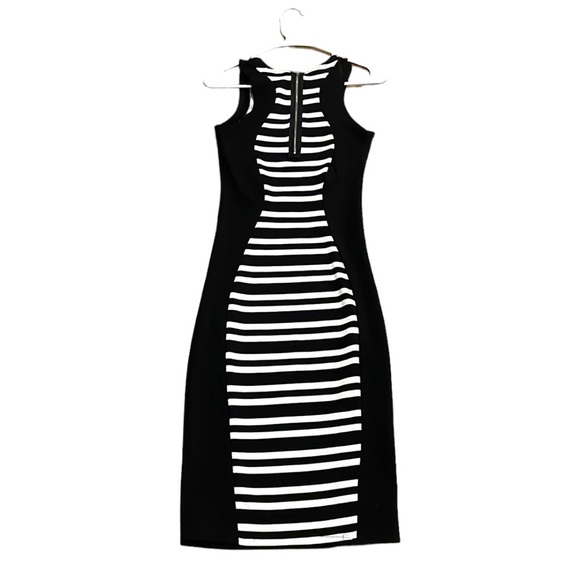 B/W Urban Rose Body-con Dress - Picture 2 of 3